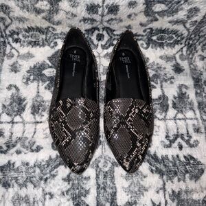 Time and Tru Women's Pointed Toe Snake-Print Flats in Black/Taupe